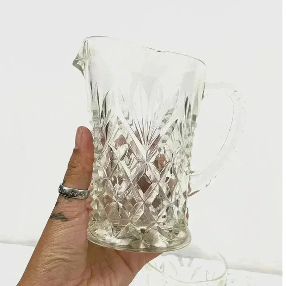 Set of 2 VTG Pineapple Etched Pattern Creamer Early American Ribbed Handle - Picture 2 of 13